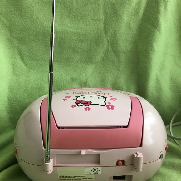 Hello Kitty CD/Cassette Player - Picture 3 of 9